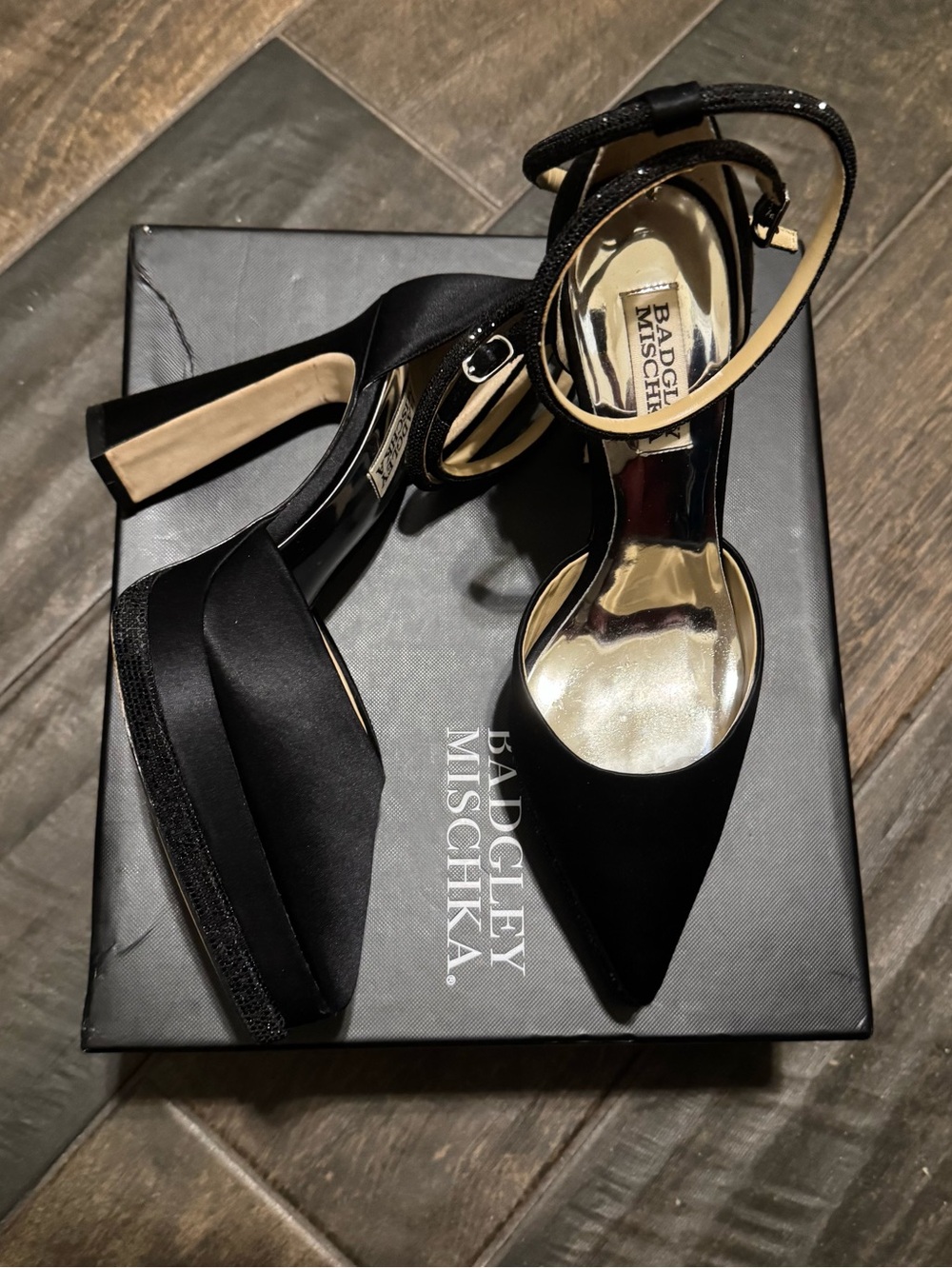 NIB Badgley Mischka Eliana Platform Heels - Picture 4 of 15